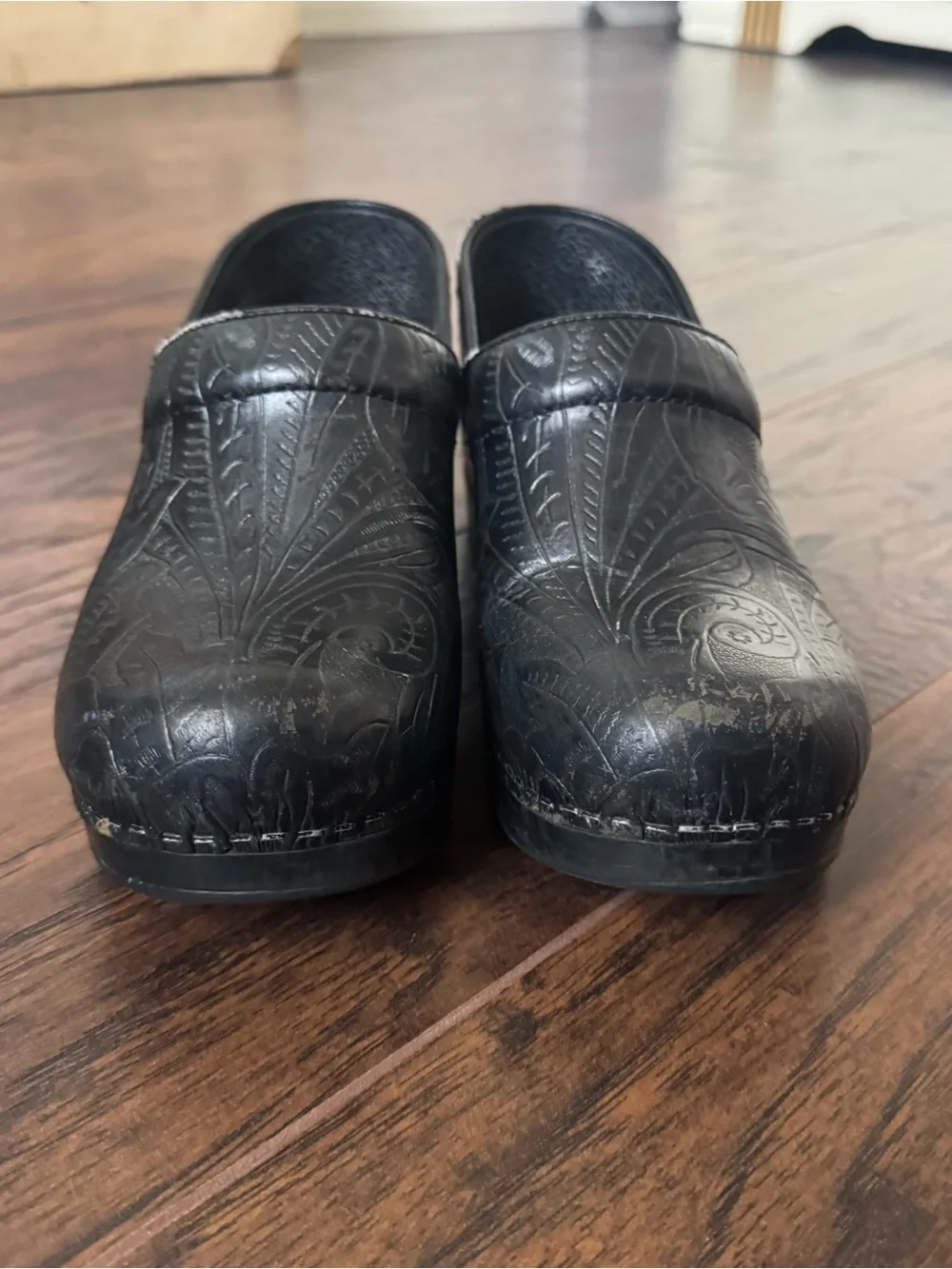 Dansko PROFESSIONAL TOOLED BLACK Womens Leather Slip On Clogs Shoes Size 38 - Picture 5 of 9